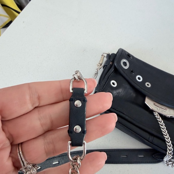 Rag and Bone Grommet Stylish Black Shoulder Bag w/ chain - Picture 12 of 13